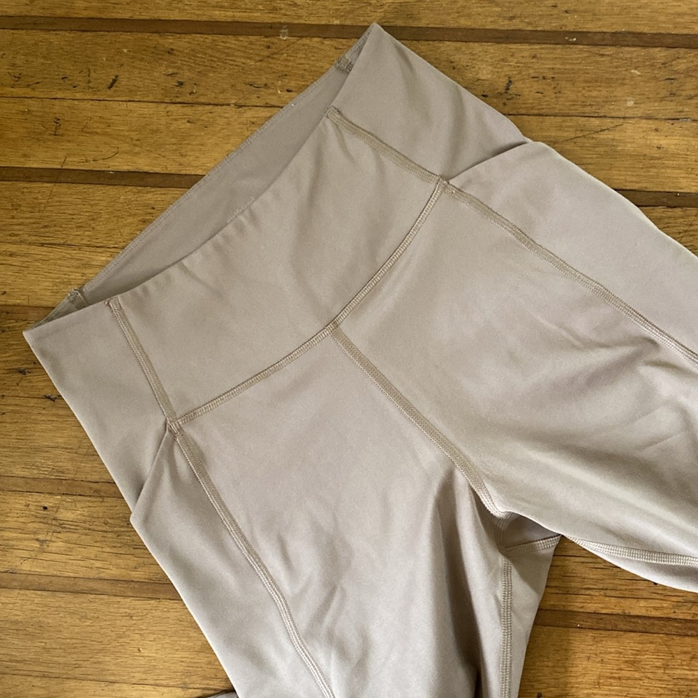 Girlfriend Collective Compressive Pocket Legging In Tan Medium